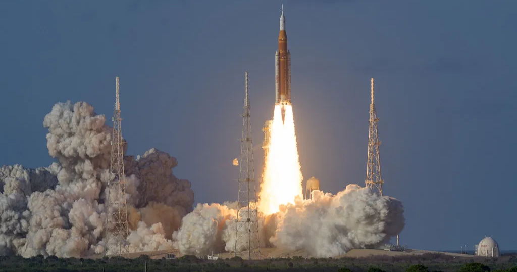 NASA火箭震撼升空！啟動歷史性繞月任務