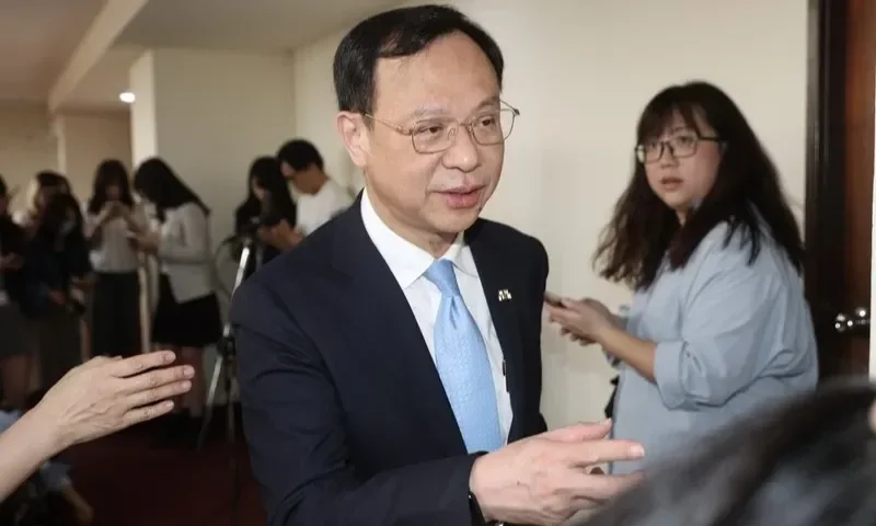 英國國會立法打造「無菸世代」，2009年後出生者終身不得買菸，石崇良：研議是否引入台灣