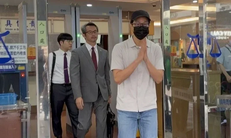 薛仕凌閃兵案開庭，不認罪遭檢方求刑2年半