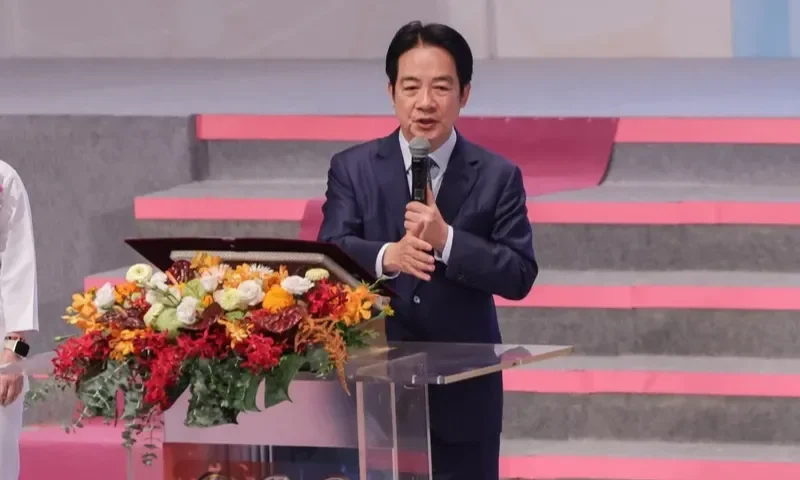 賴總統：三班護病比明年5/20起分階段實施，成立醫療人力小組，石崇良：擬醫學中心先行