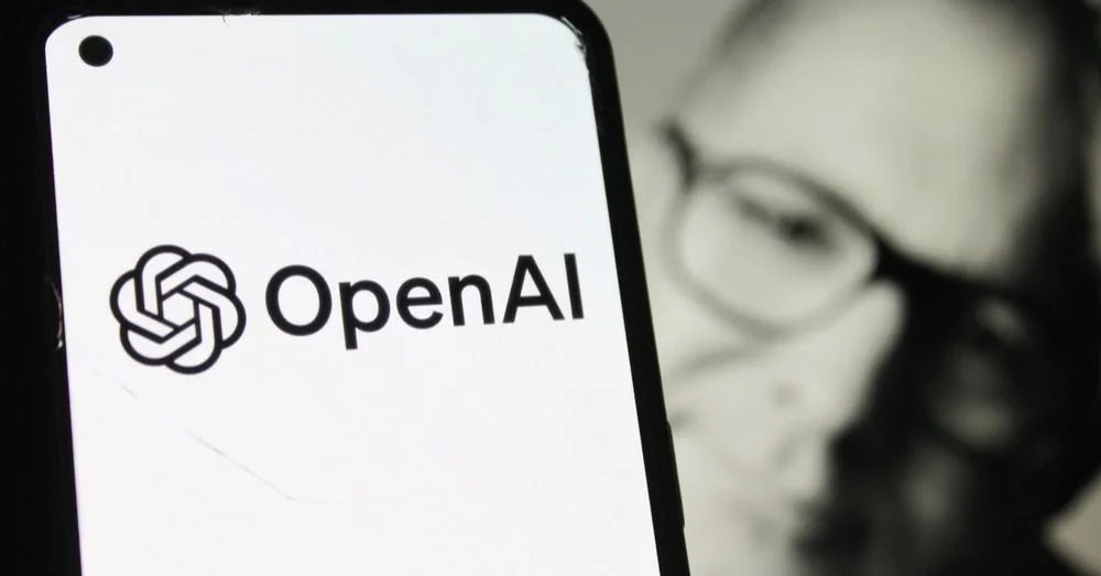 Apple 告 OpenAI 為何獨漏 Jony Ive?彭博:牽動賈伯斯遺孀的人情盤算